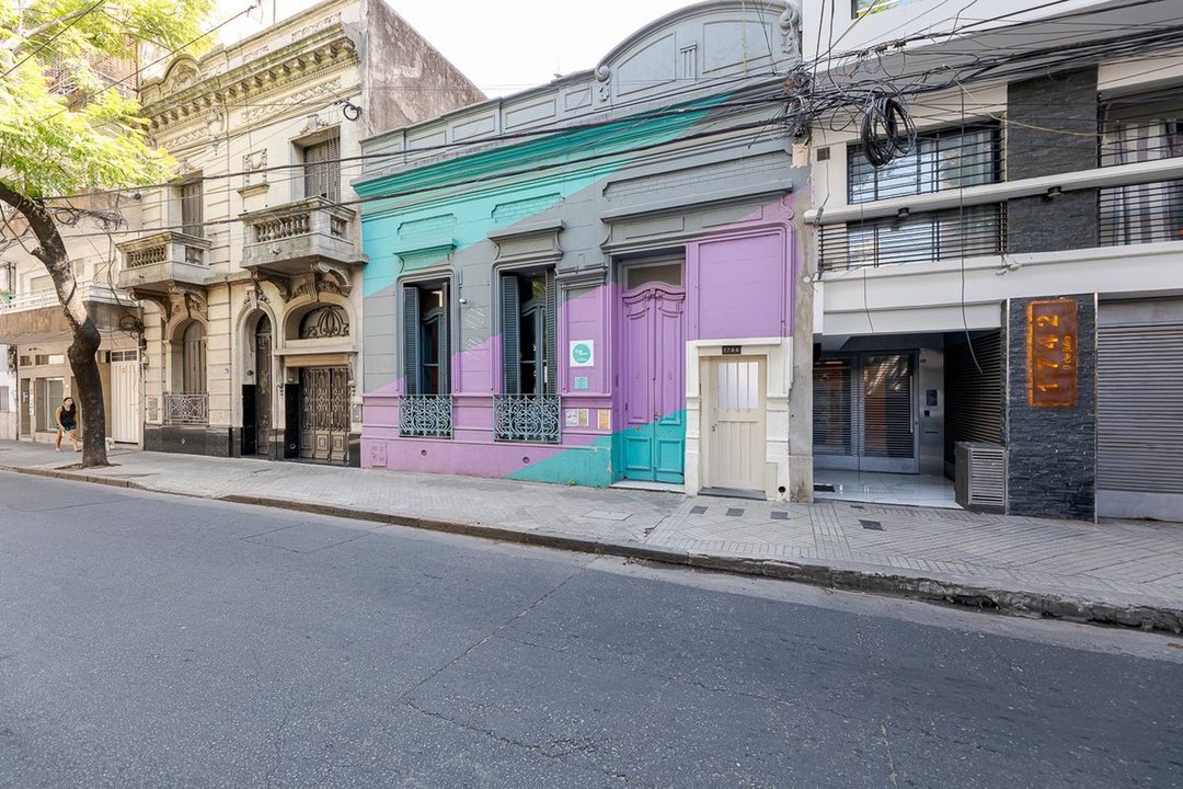 VENTA. CASA/LOTE PARA CONSTRUCTORA.9 DE JULIO 1700