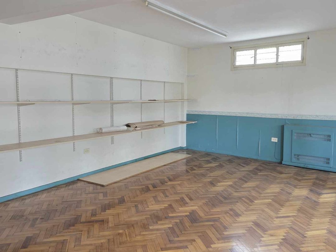 Balvanera, Once, venta oficina  piso alto luz!!!