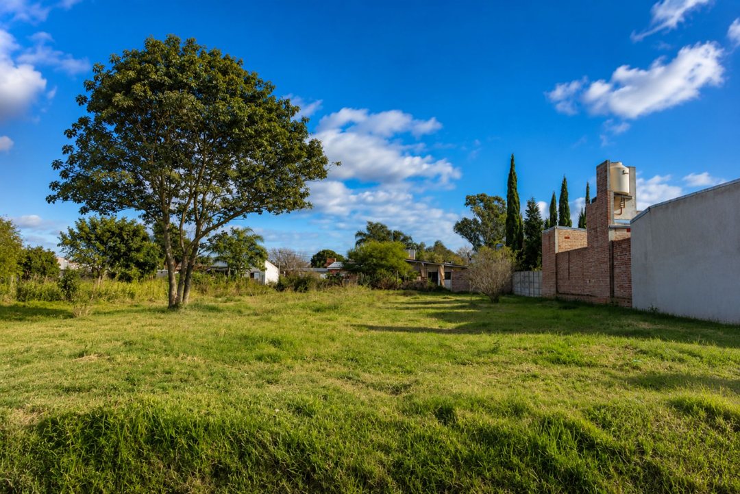 SE VENDE GRAN TERRENO EN RECREO