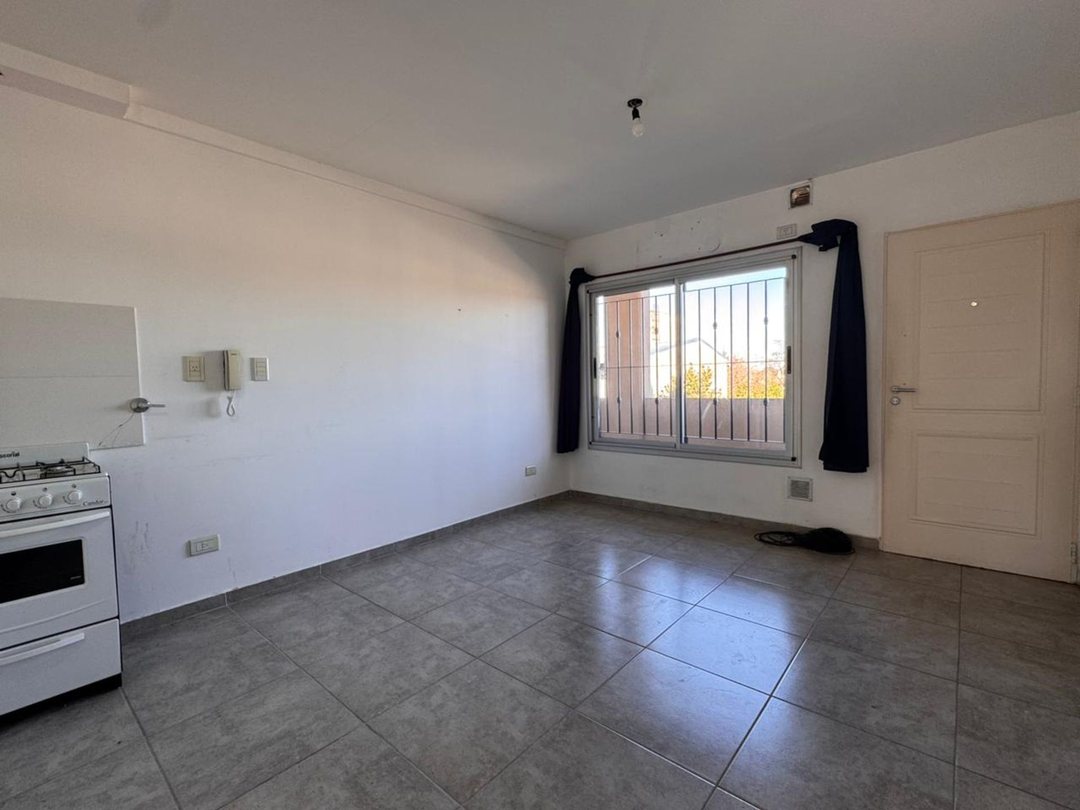 Venta departamento 2 amb. Hurlingham.