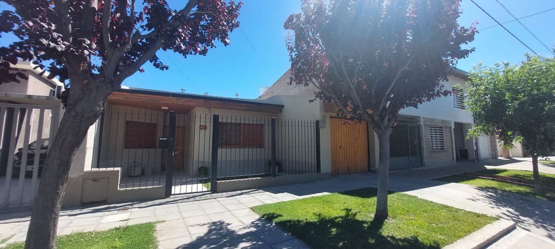 VENTA CASA DOS DORMITORIOS - GENERAL ROCA