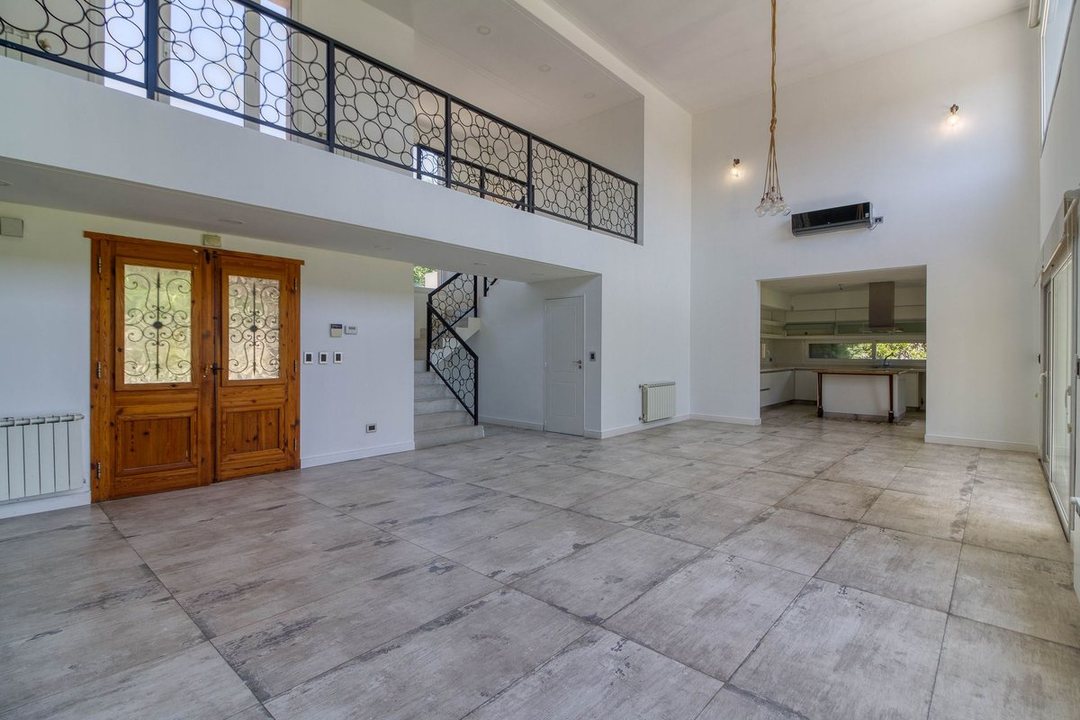 Venta casa 5 Amb en Barrio Terravista acep permuta