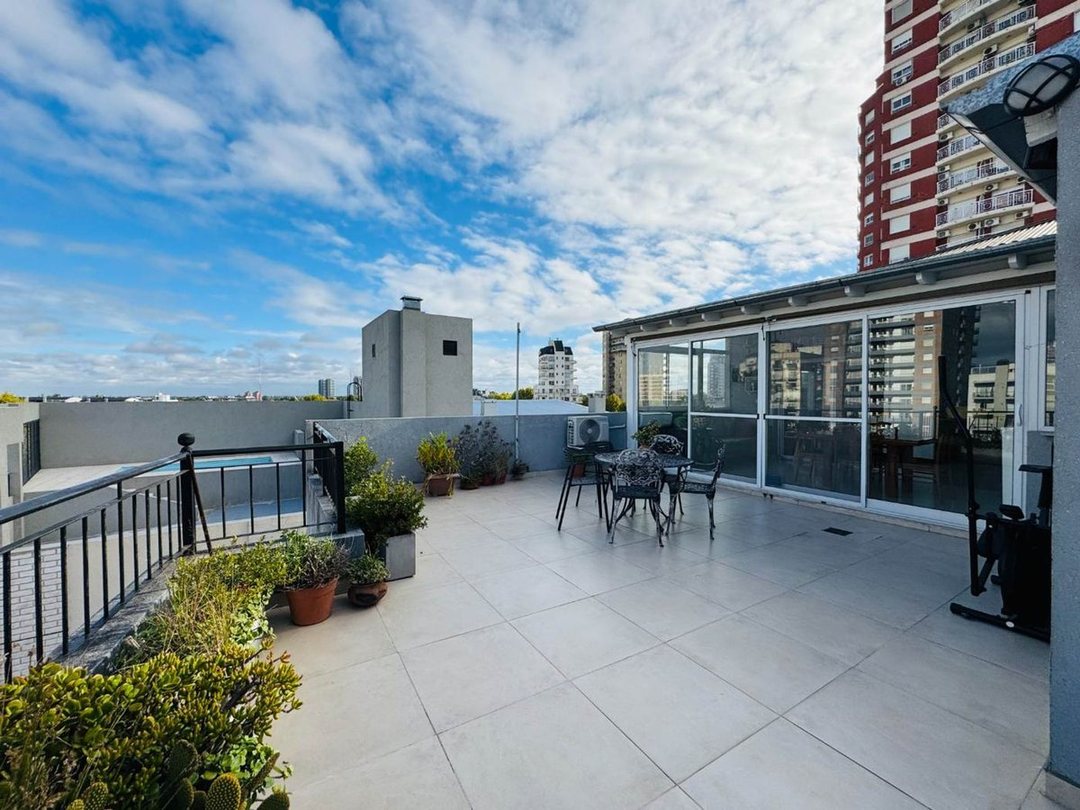 Venta Depto 4amb,terraza y cochera, Tigre Centro