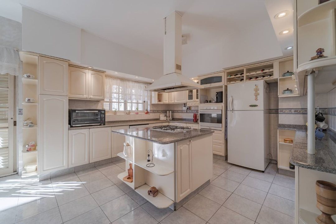 VENTA CASA 6 AMBIENTES CON JARDIN SANTOS LUGARES