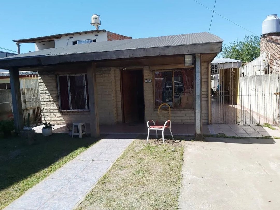 VENTA, CASA + DEPARTAMENTO QUIROS 460 JOSE C. PAZ