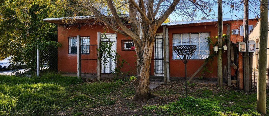 CASA C/NEGOCIO Y DOS DEPARTAMENTOS PASO DEL REY