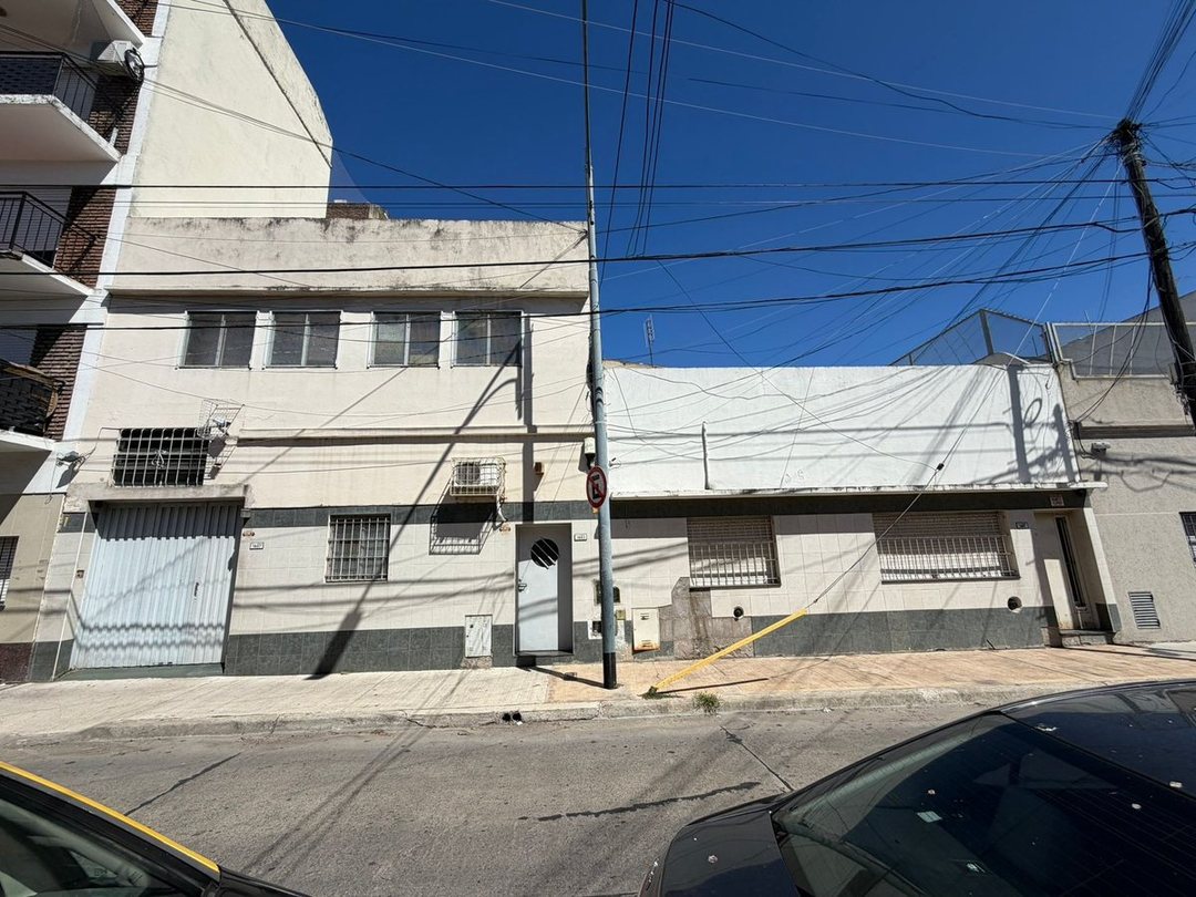 Alquiler Galpón doble lote Parque avellaneda 500m2
