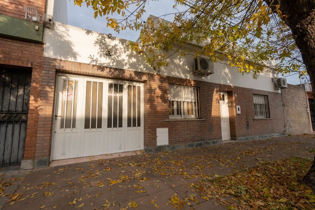 CASA 3 DORMITORIOS - SARGENTO CABRAL