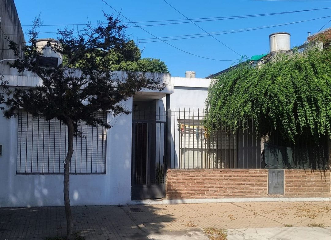 Venta casa 4 ambientes  Villa Ballester a reciclar