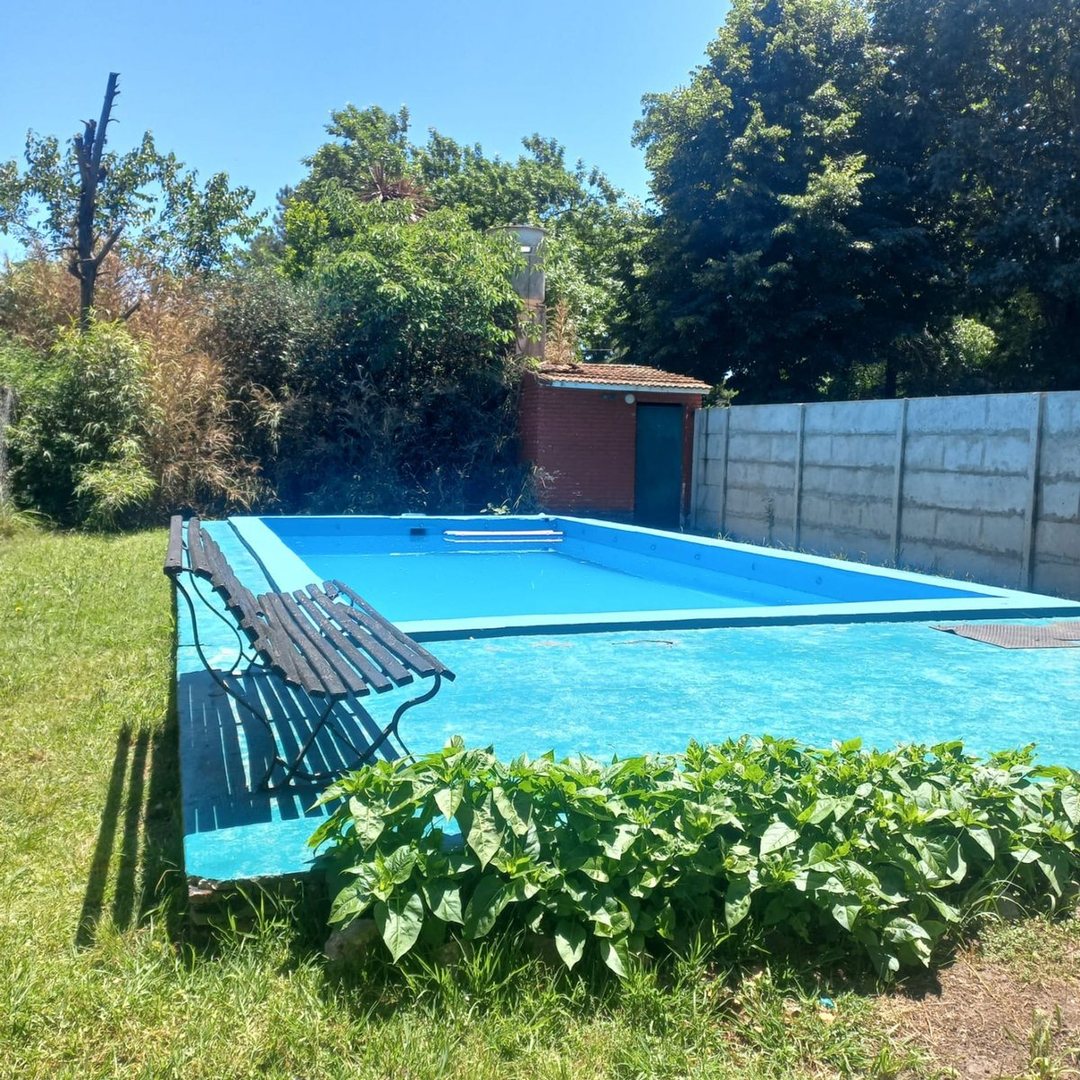 VENTA CASA CON PILETA TORTUGUITAS 950 MTR- PERMUTA