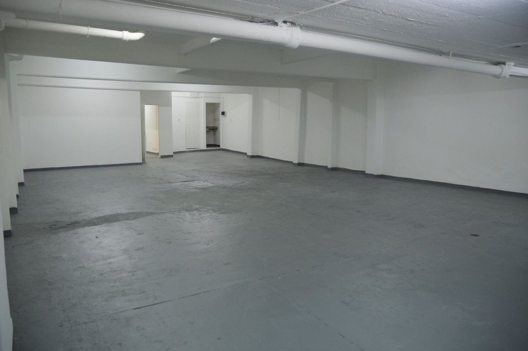 VENTA DEPÓSITO COLEGIALES DIST. AUDIOVISUAL