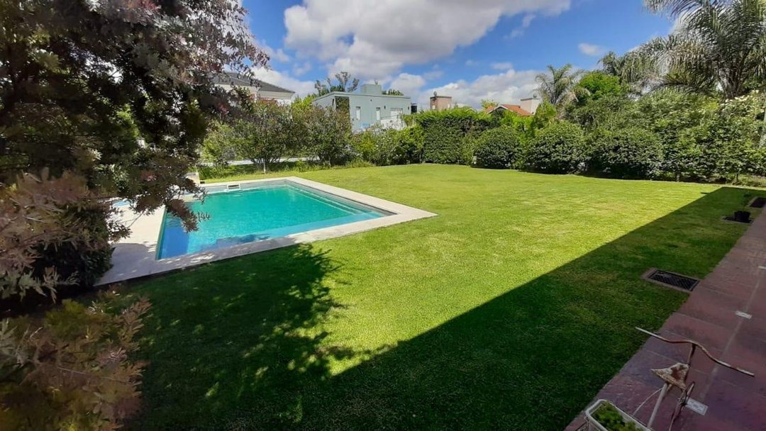 CASA 5 AMB EN VENTA P LELOIR COUNTRY ALTOS DEL SOL