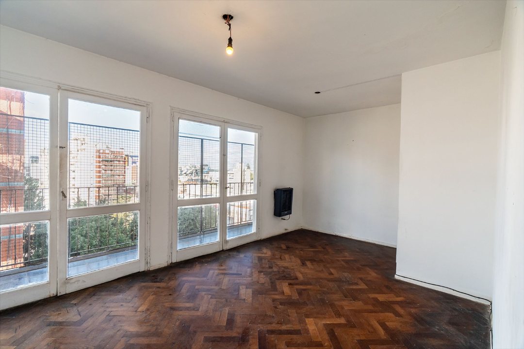 Venta departamento 3 ambientes/  balcón Montserrat