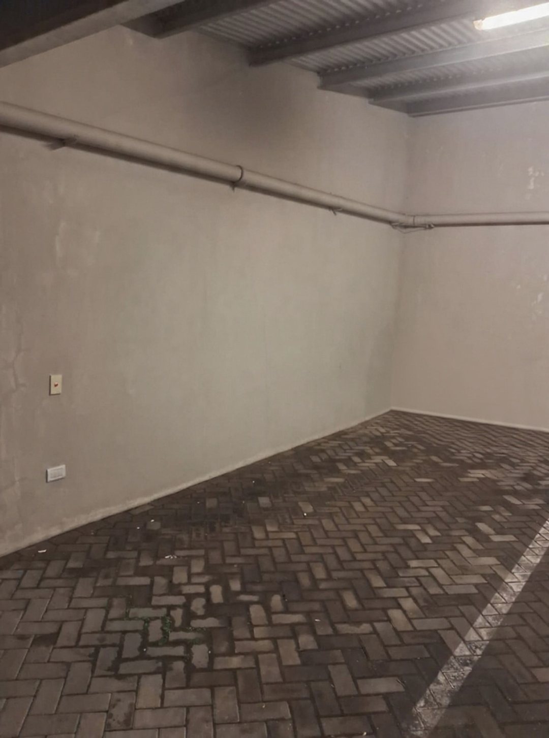 VENTA COCHERA CAFFERATA AL 800