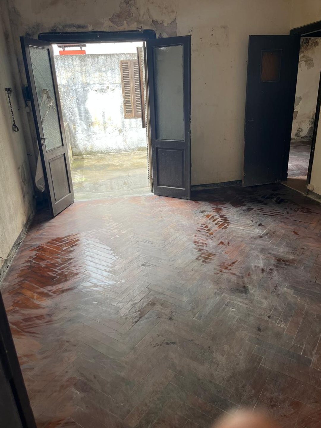 VENTA PH A REFACCIONAR  C/TERRAZA EN LANUS ESTE