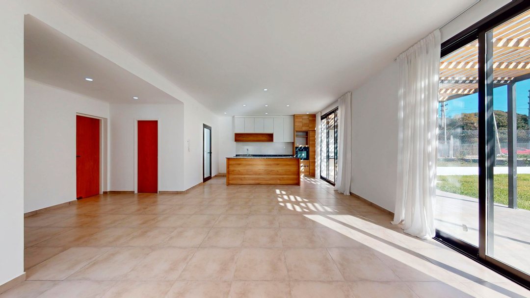CASA EN VENTA CITY BELL DE 2 DORMITORIOS