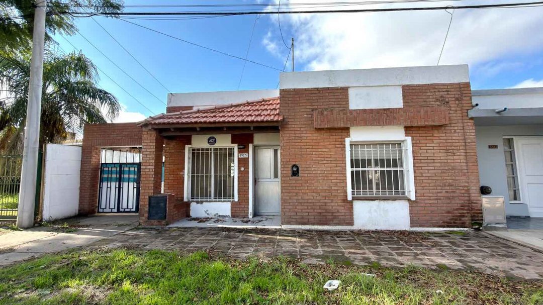 OPORTUNIDAD - CASA EN VENTA CON MUCHO POTENCIAL