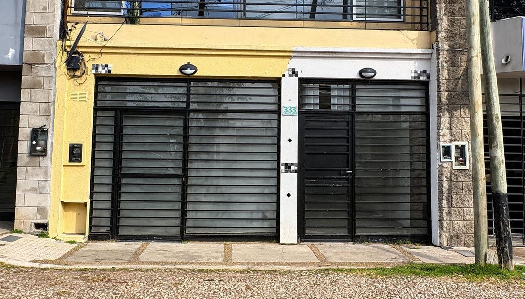 VENTA LOCAL COMERCIAL PILAR CENTRO SUBDIVIDIDO