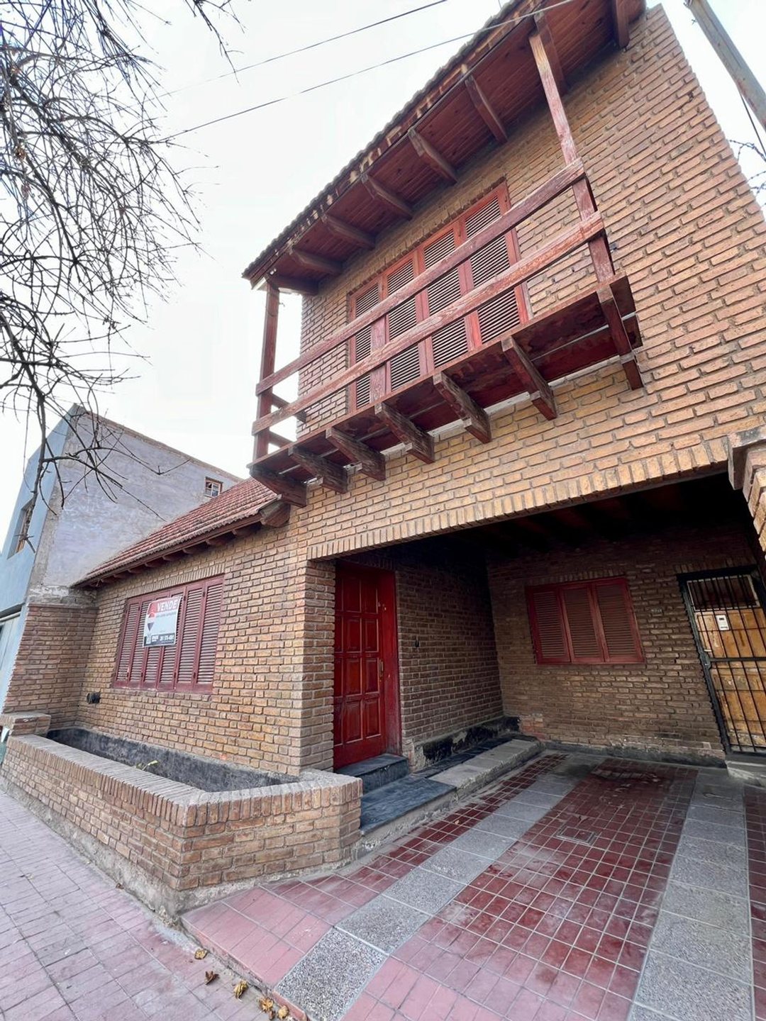 VENTA CASA AMPLIA ,3 DORMITORIOS, DORREGO, GLLÉN