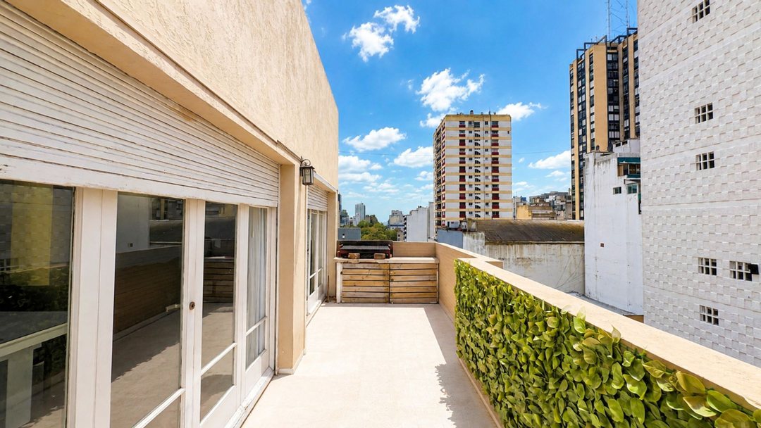 VENTA DEPARTAMENTO 5 AMBIENTES FRENTE CENTRO