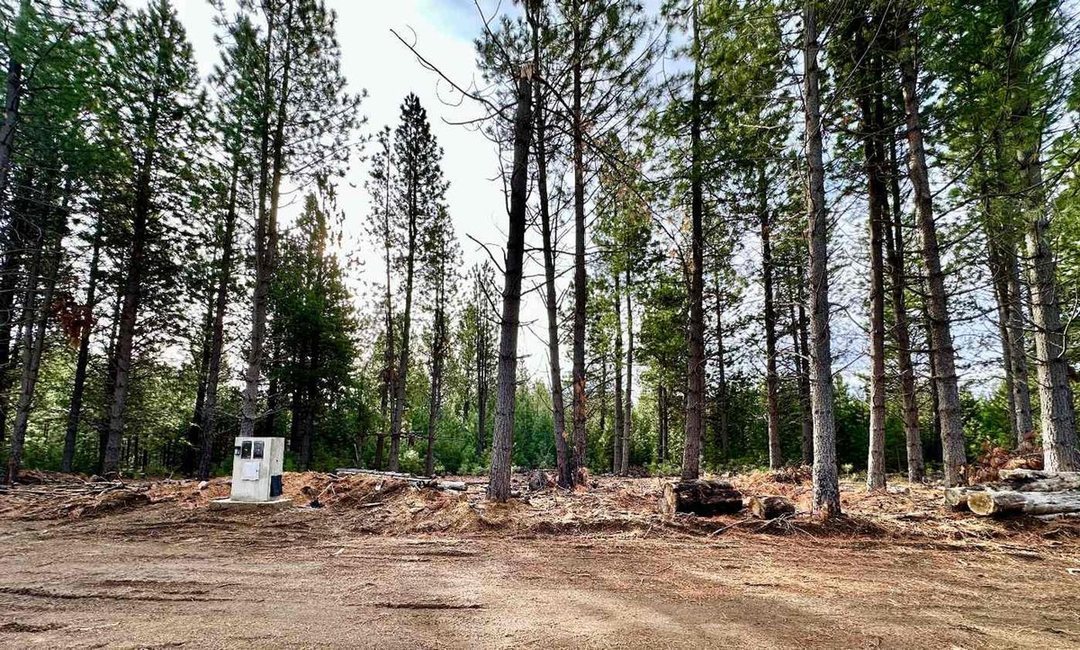 HERMOSO LOTE PLANO EN CLUB DE CAMPO DOS VALLES