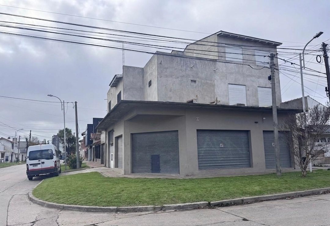 VENTA Local + 2 Departamentos P. Ramos Oeste