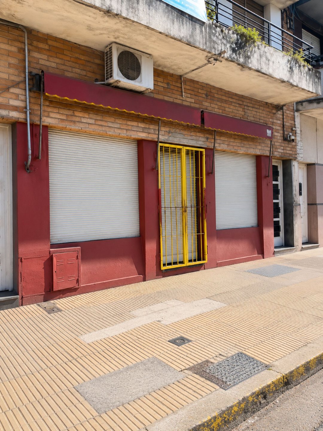 LOCAL COMERCIAL SOBRE AVENIDA LOPEZ Y PLANES