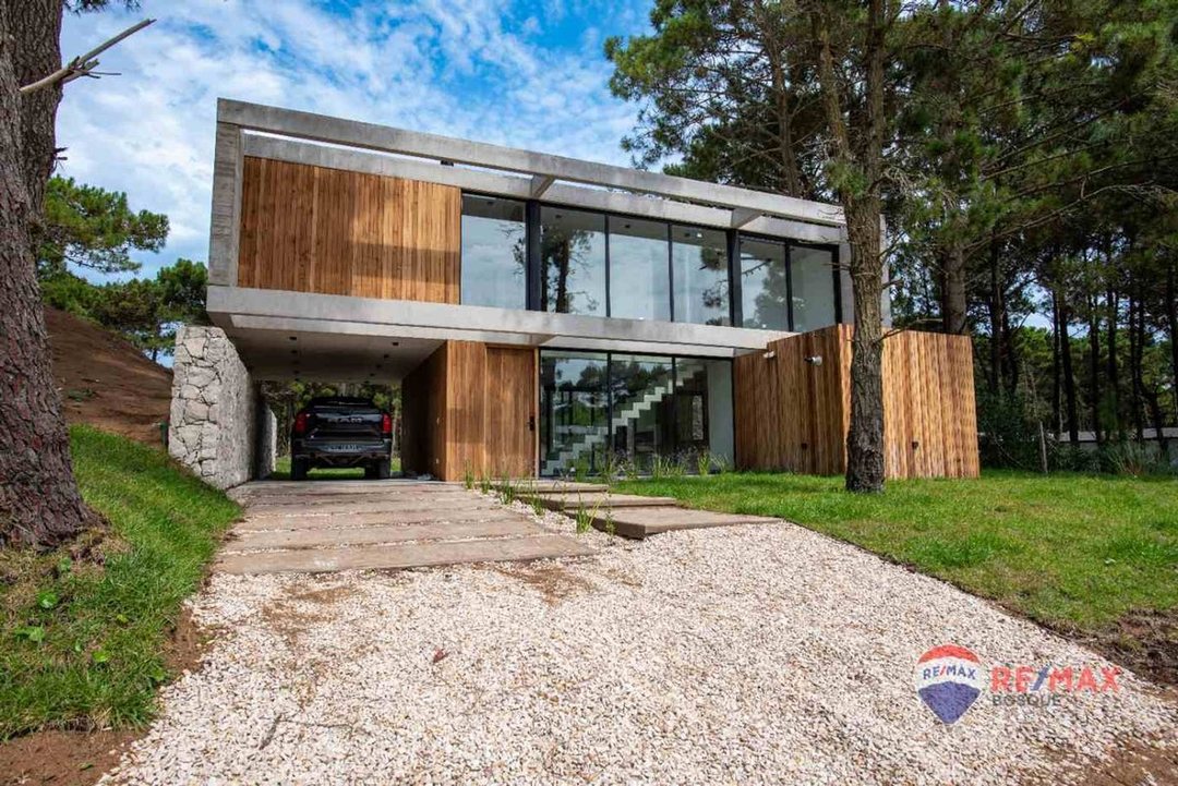 CASA VENTA PINAMAR BARRIO PIONEROS 4 AMBIENTES