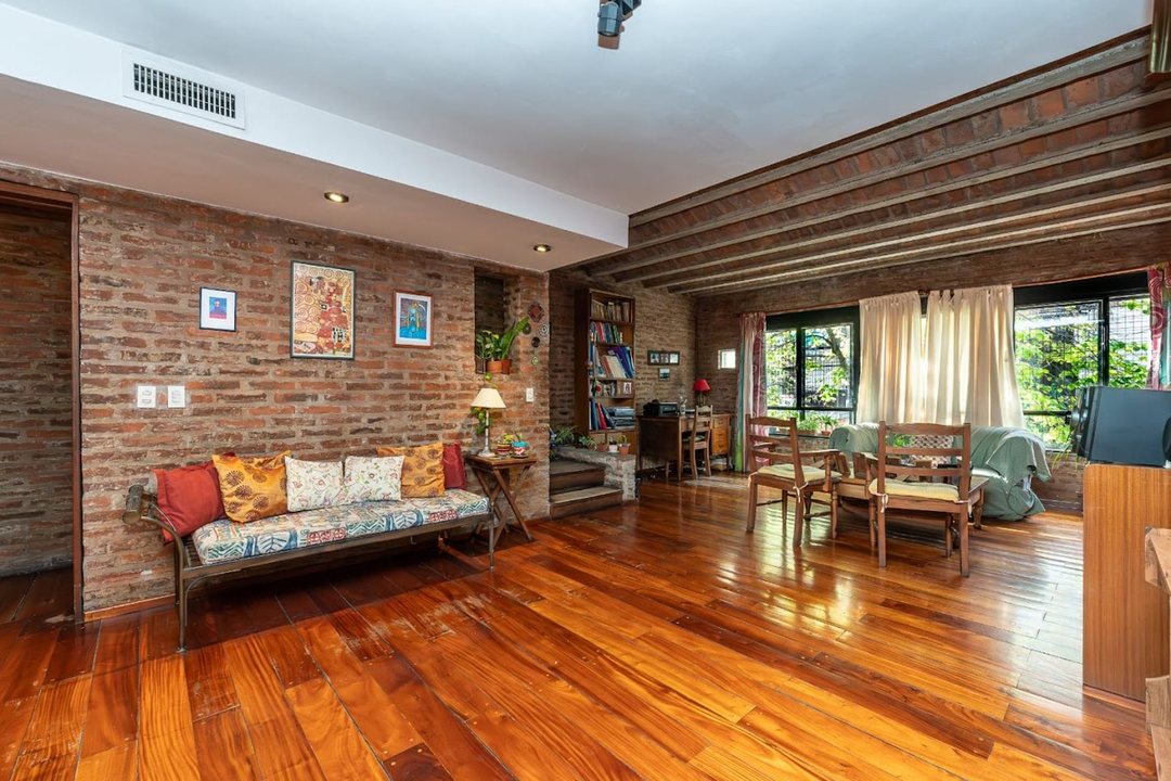 VENTA PH CASA 5 AMB COCHERA PATIO BARRACAS CREDITO
