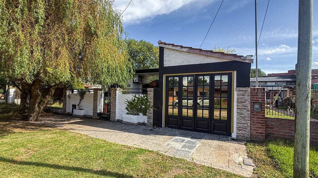 Venta casa 3 amb + departamento 2 amb Santa Clara