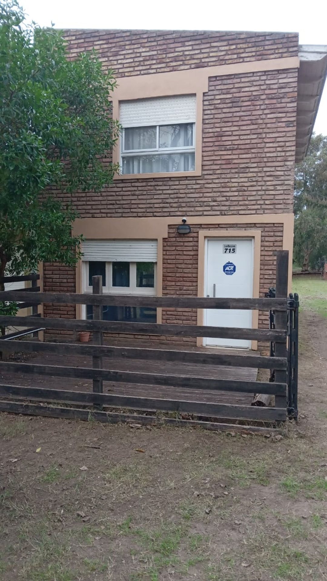 Casa con dos departamentos en Monte Hermoso.
