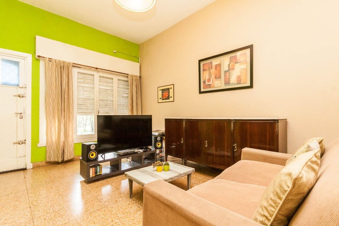 VENTA Casa 3 ambientes con local en Lomas.