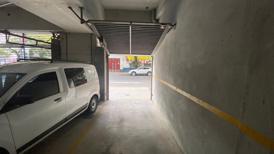 Venta - cochera c/ acceso independiente - Almagro