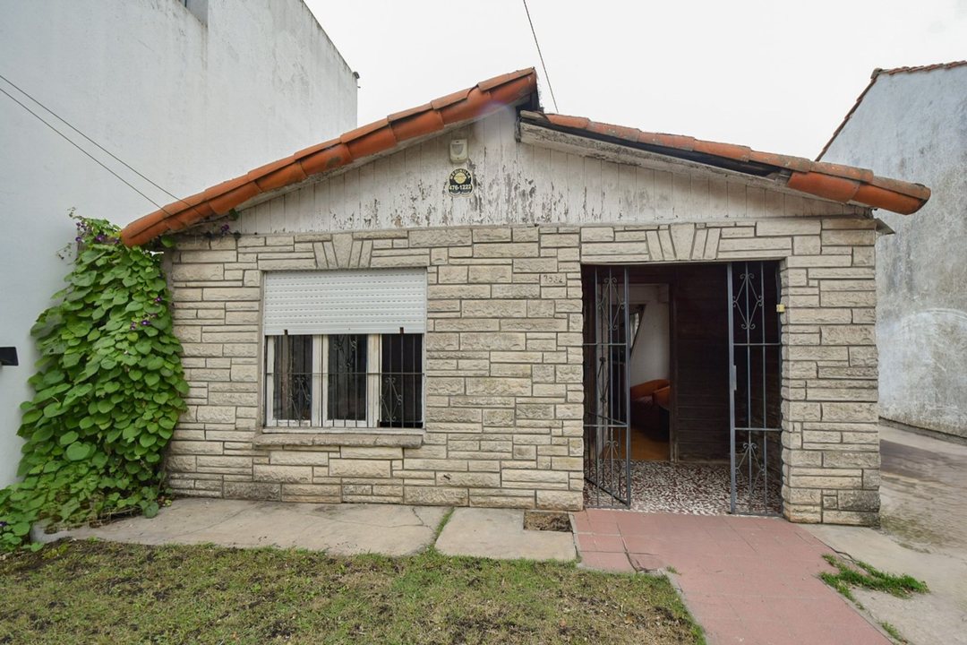 VENTA CASA 3 AMBIENTES  LINDO ENTORNO
