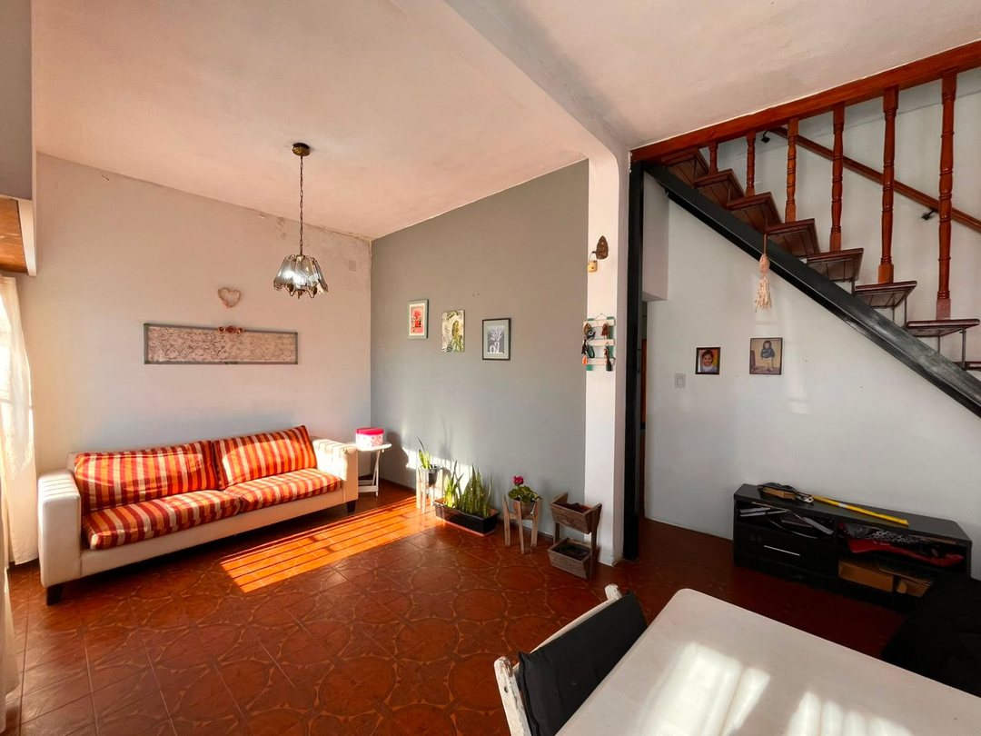 VENTA Casa 5 amb con PARQUE Y PILETA. PERMUTA