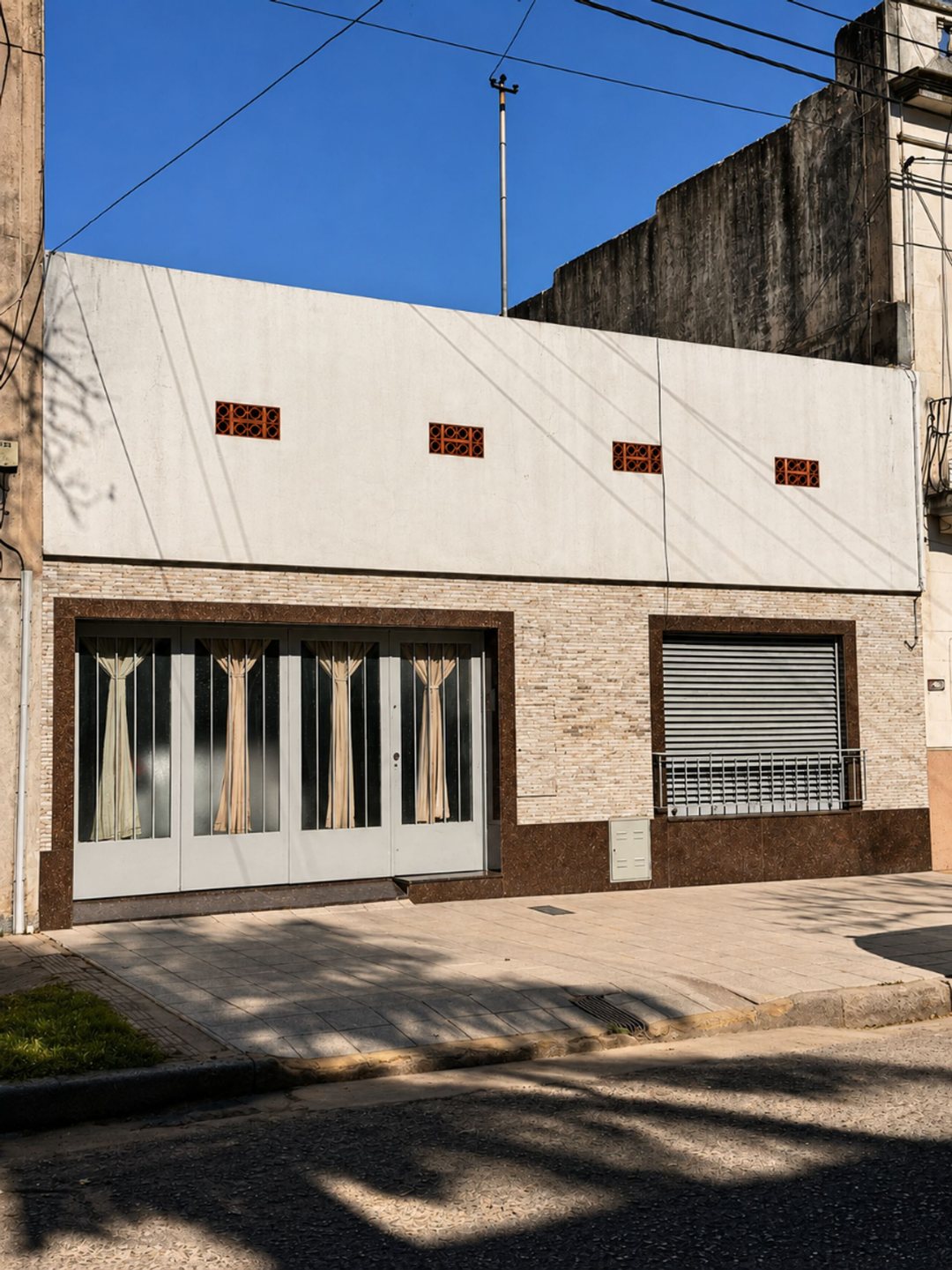 Casa de 3 dormitorios con cochera, Barrio centro