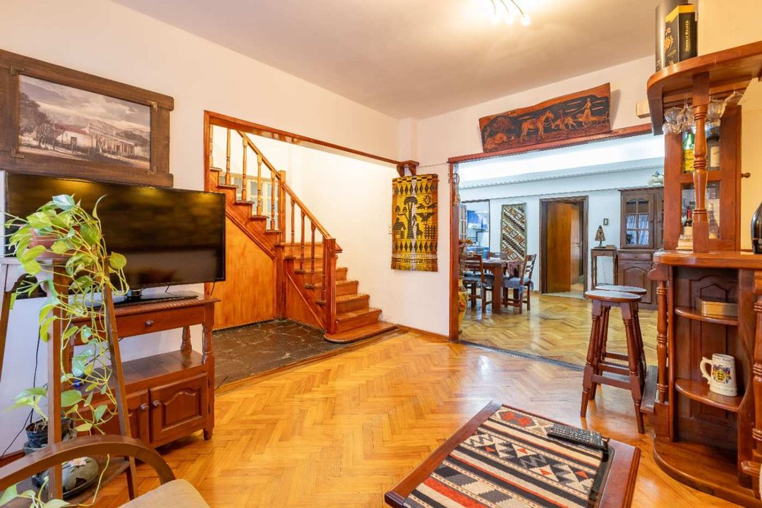 CASA 5 AMBIENTES EN VENTA EN CASEROS OPORTUNIDAD