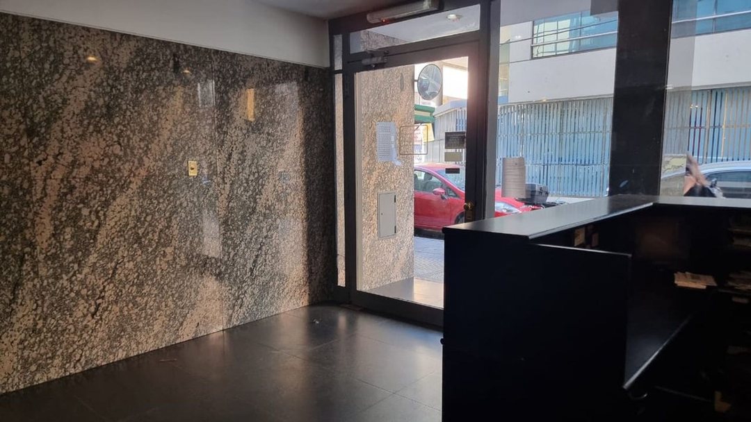 Oficina en Venta - CABA (con 3 despachos)
