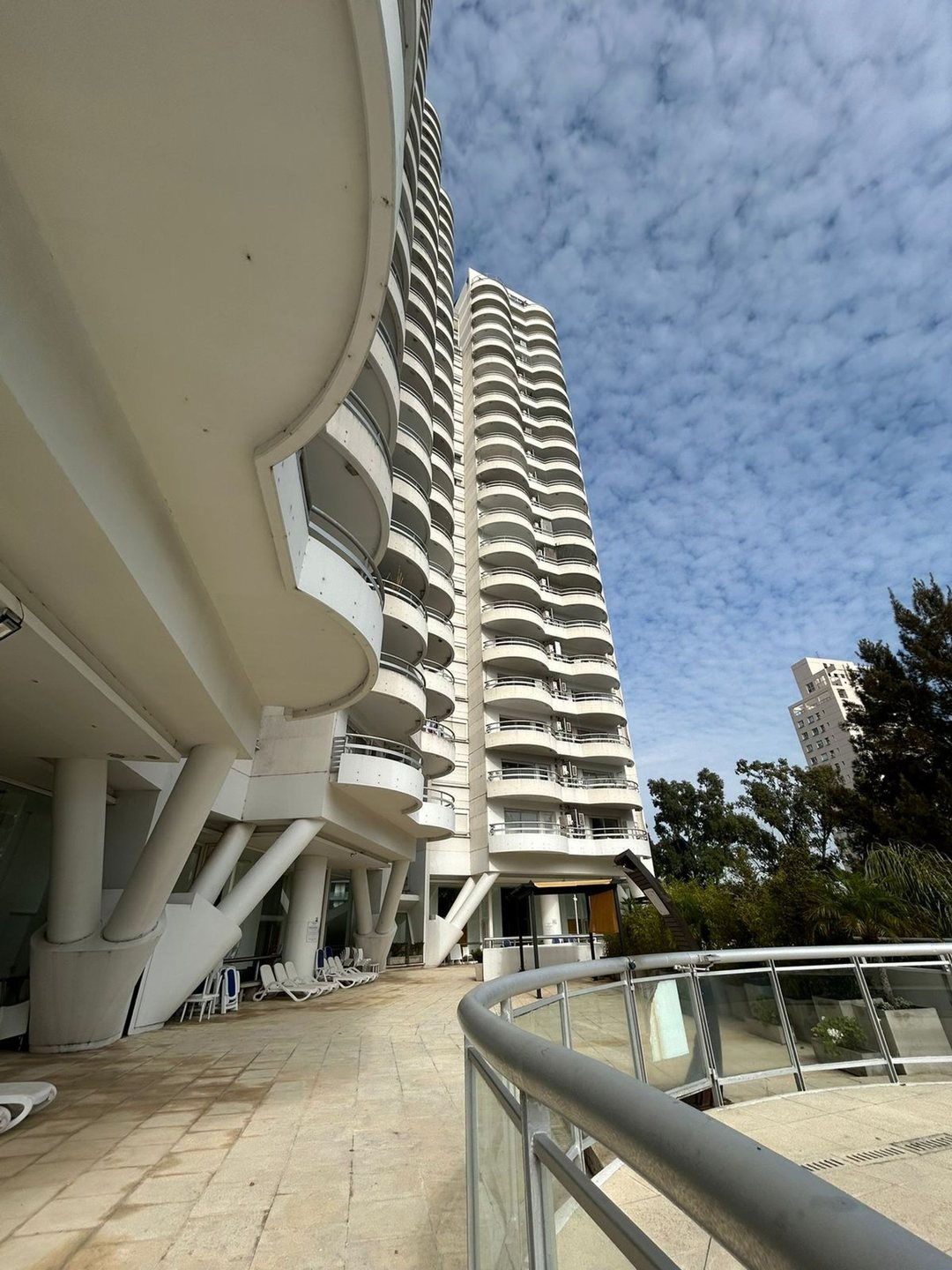VENTA DEPARTAMENTO 2 AMB Y COCHERA/ HACOAJ TORRES