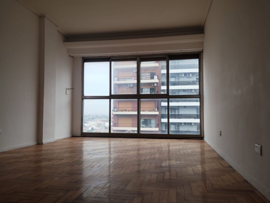 Venta Dpto 4 Ambientes. Avellaneda