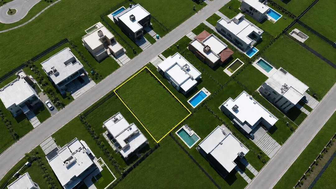 LOTE INTERNO EN VENTA EN LAGOS DE CANNING 1