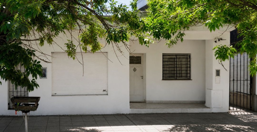 CASA EN VENTA 4 AMB CON FONDO LIBRE ESCOBAR CENTRO