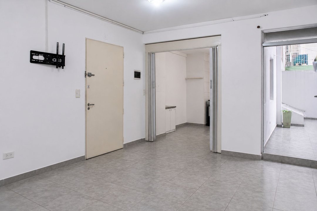 Venta Monoambiente con Patio en Parque Chas
