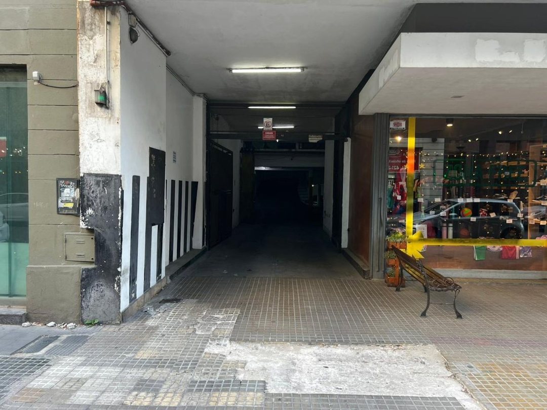 COCHERA EN VENTA LA PLATA MICROCENTRO CUBIERTA