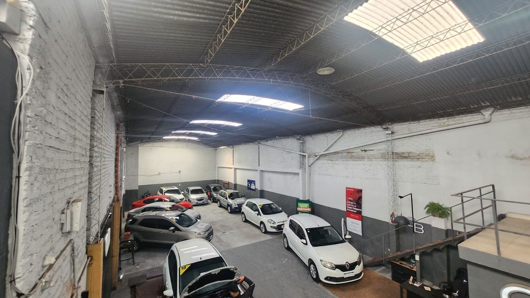 Venta Galpón Comercial Av. Duarte Quirós 2200