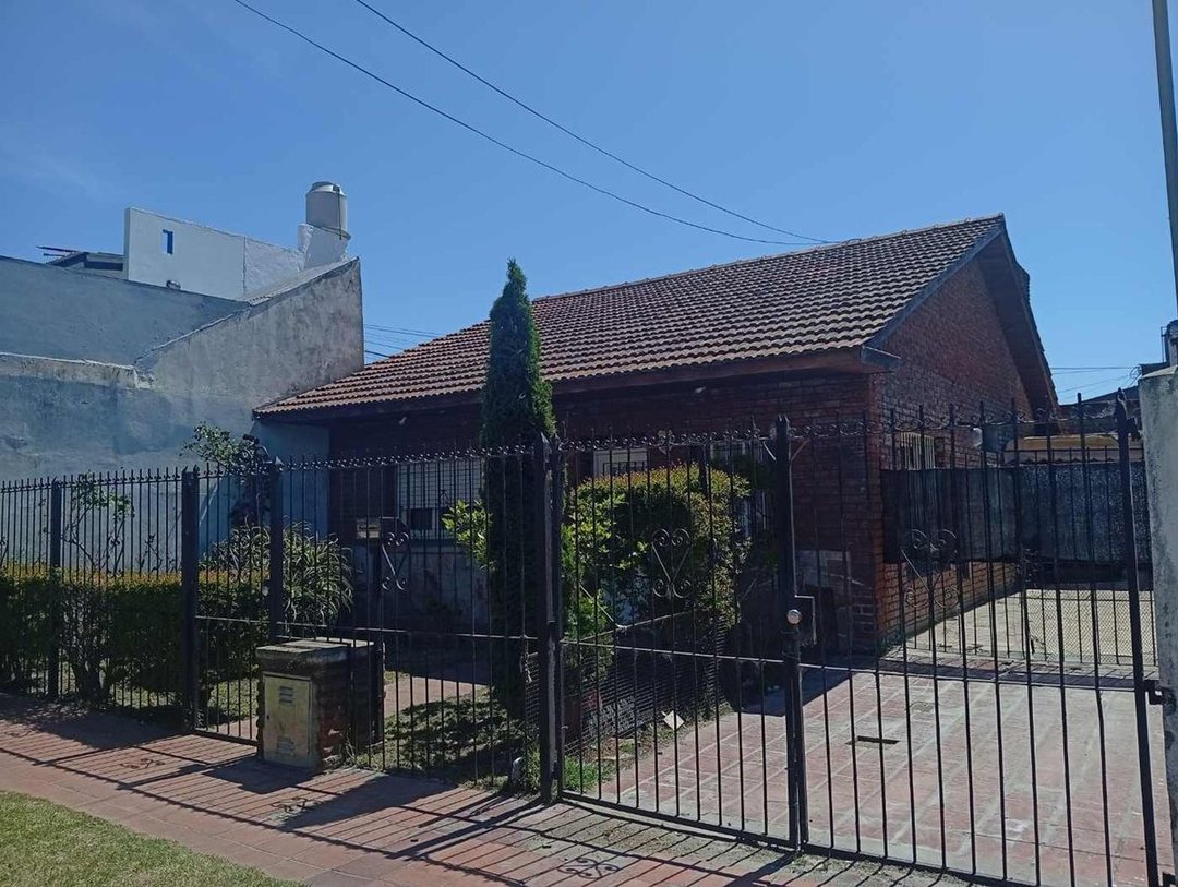 VENTA CASA 4 AMB COCHERA QUINCHO PATIO SAN CARLOS