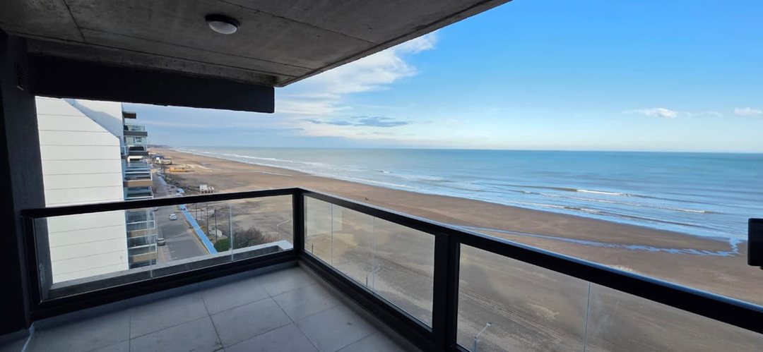 VENTA SEMIPISO A ESTRENAR FRENTE AL MAR. PISO 7