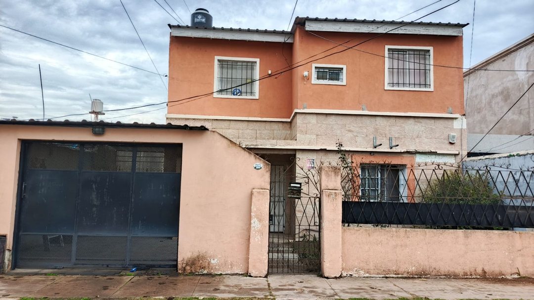 VENTA CASA + DEPARTAMENTO  , GARAGE, PATIO
