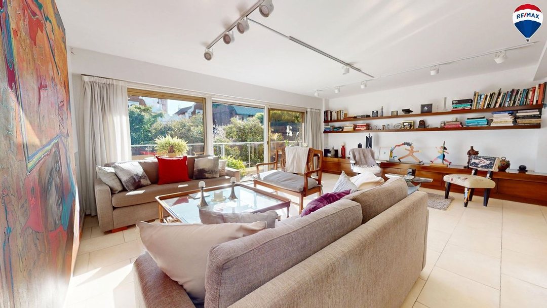 VENTA DEPTO 5 AMB BARRIO PARQUE COCHERA FIJA
