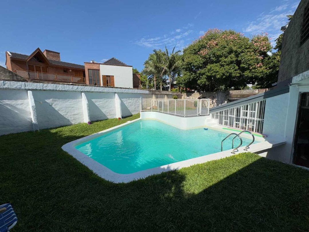 Venta casa 4 amb Pileta, quincho cochera Don Bosco